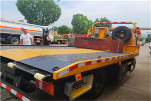 青羊区附近拖车电话号码服务